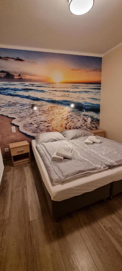 Апартаменты Apartament Golden Kompas Нехоже Экстерьер фото